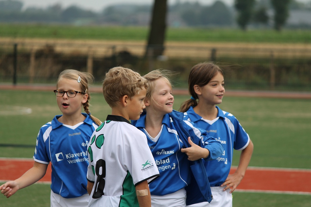 Oefenwedstrijd E2 Almkerk 001.JPG